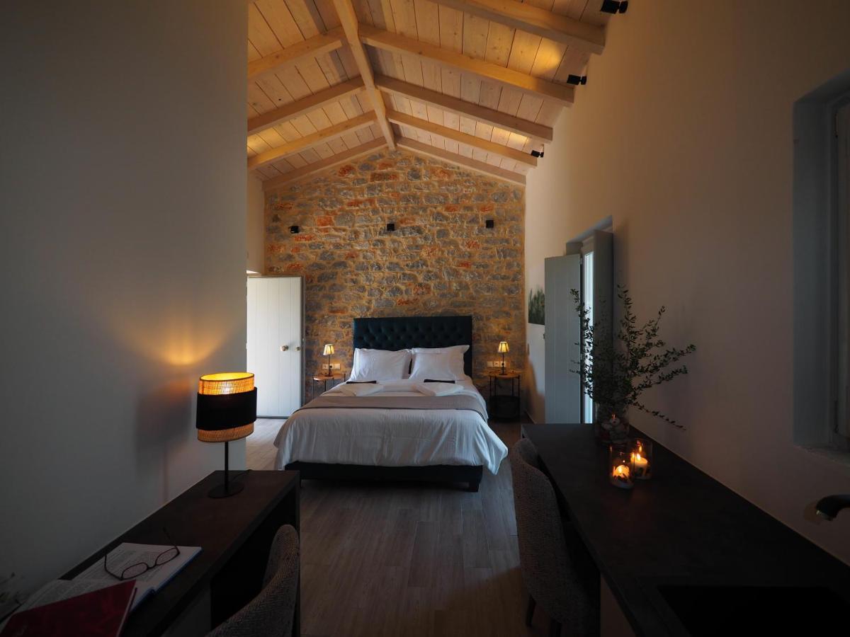 Terra Di Pietra Exclusive Suites & Apartments Areopoli Buitenkant foto