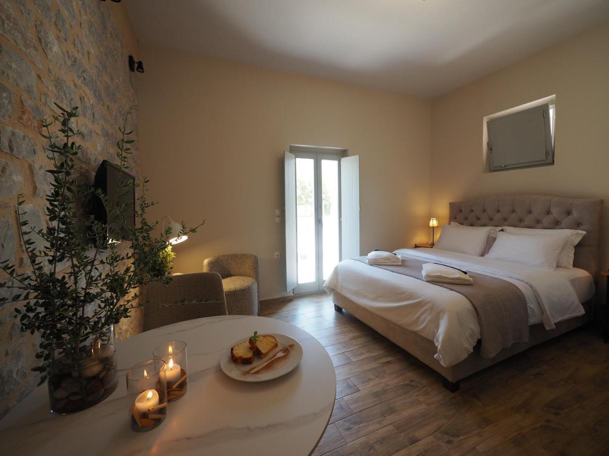 Terra Di Pietra Exclusive Suites & Apartments Areopoli Buitenkant foto