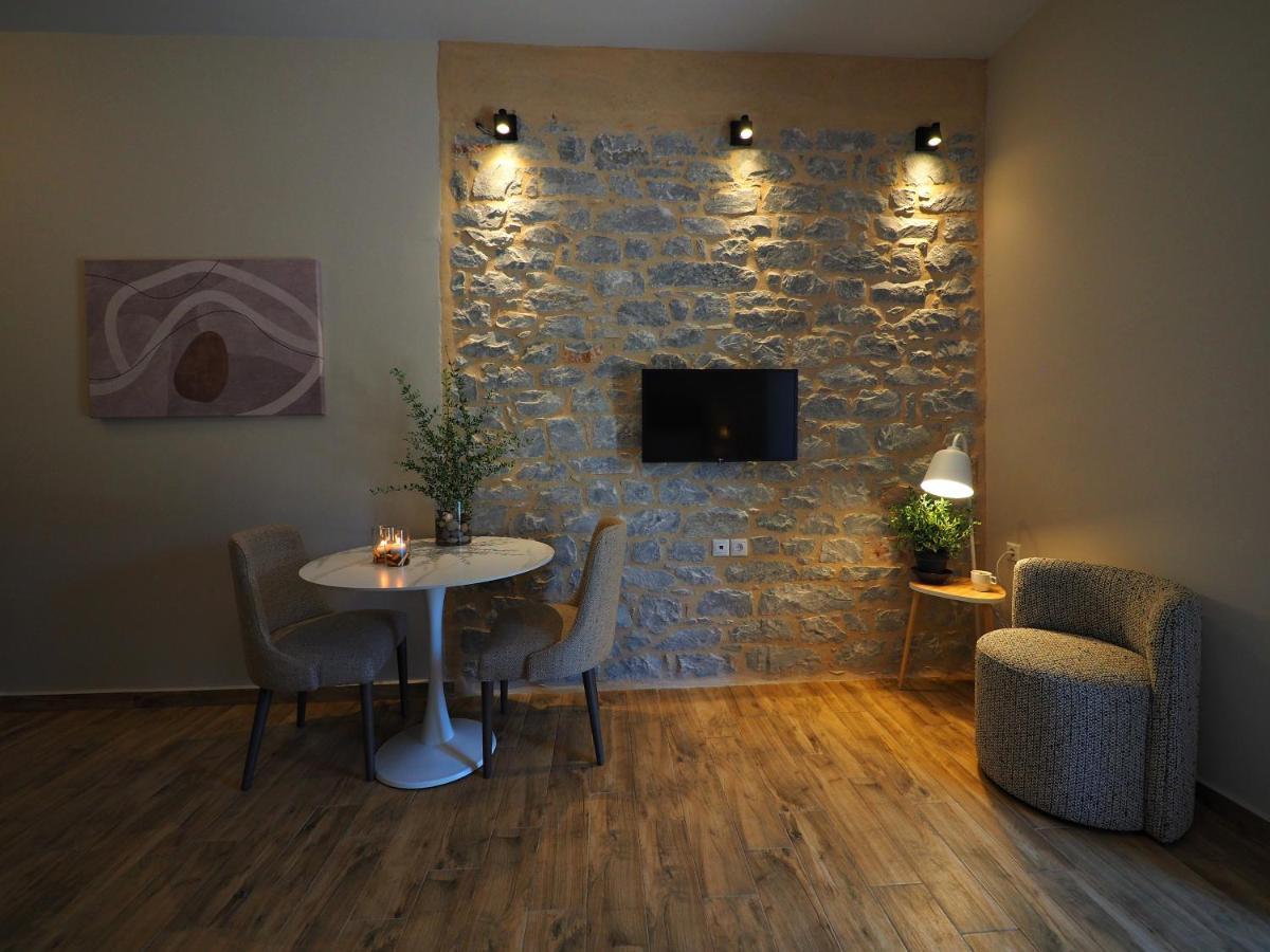 Terra Di Pietra Exclusive Suites & Apartments Areopoli Buitenkant foto