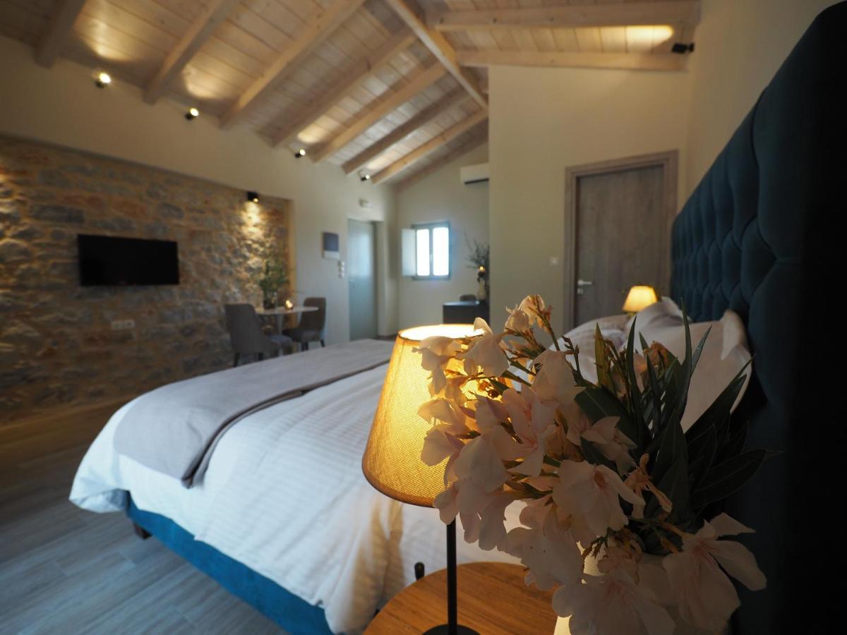 Terra Di Pietra Exclusive Suites & Apartments Areopoli Buitenkant foto