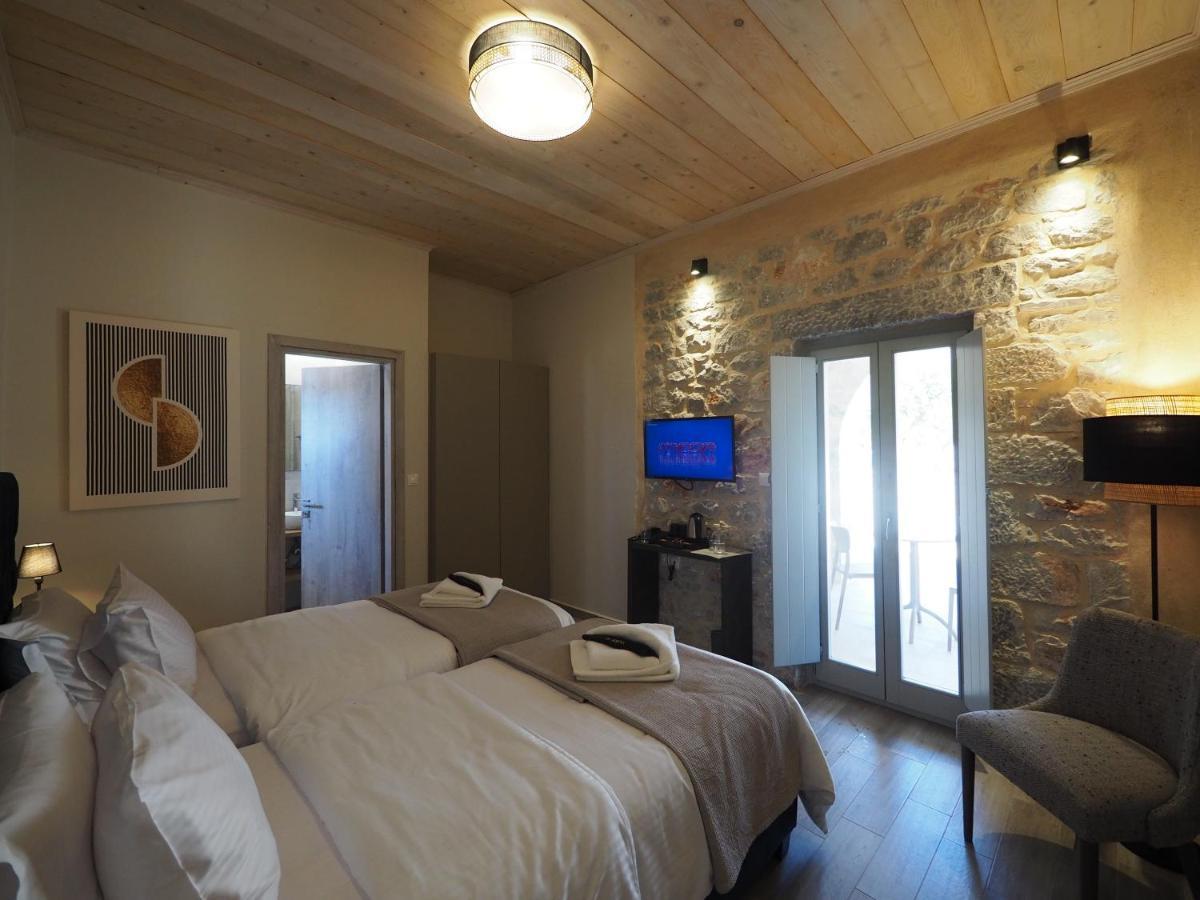 Terra Di Pietra Exclusive Suites & Apartments Areopoli Buitenkant foto