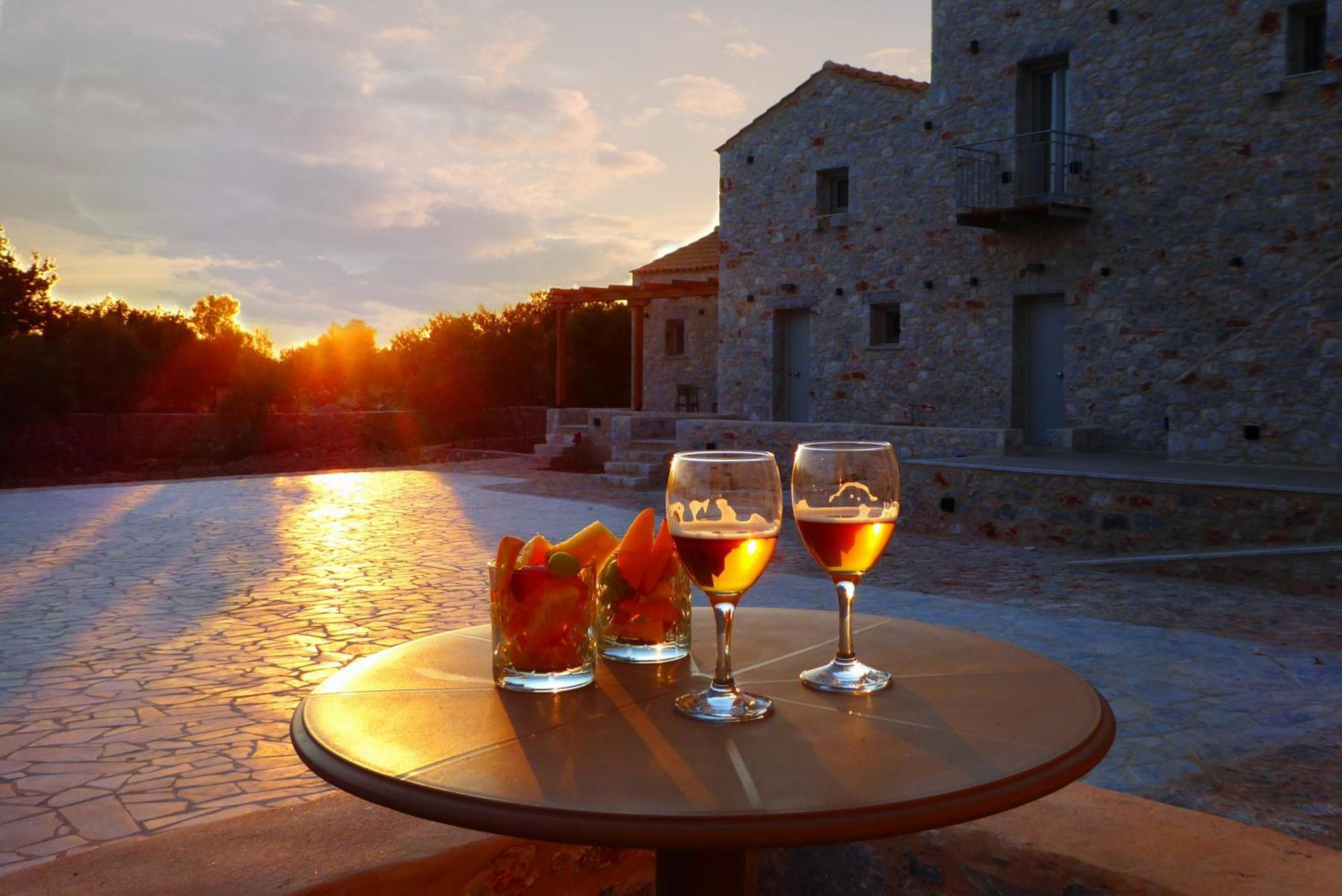Terra Di Pietra Exclusive Suites & Apartments Areopoli Buitenkant foto