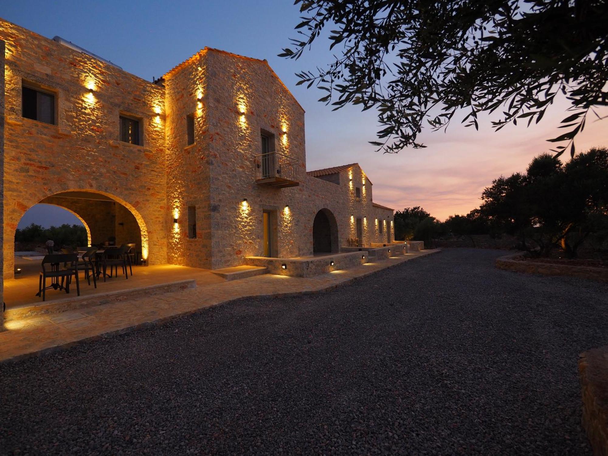 Terra Di Pietra Exclusive Suites & Apartments Areopoli Buitenkant foto