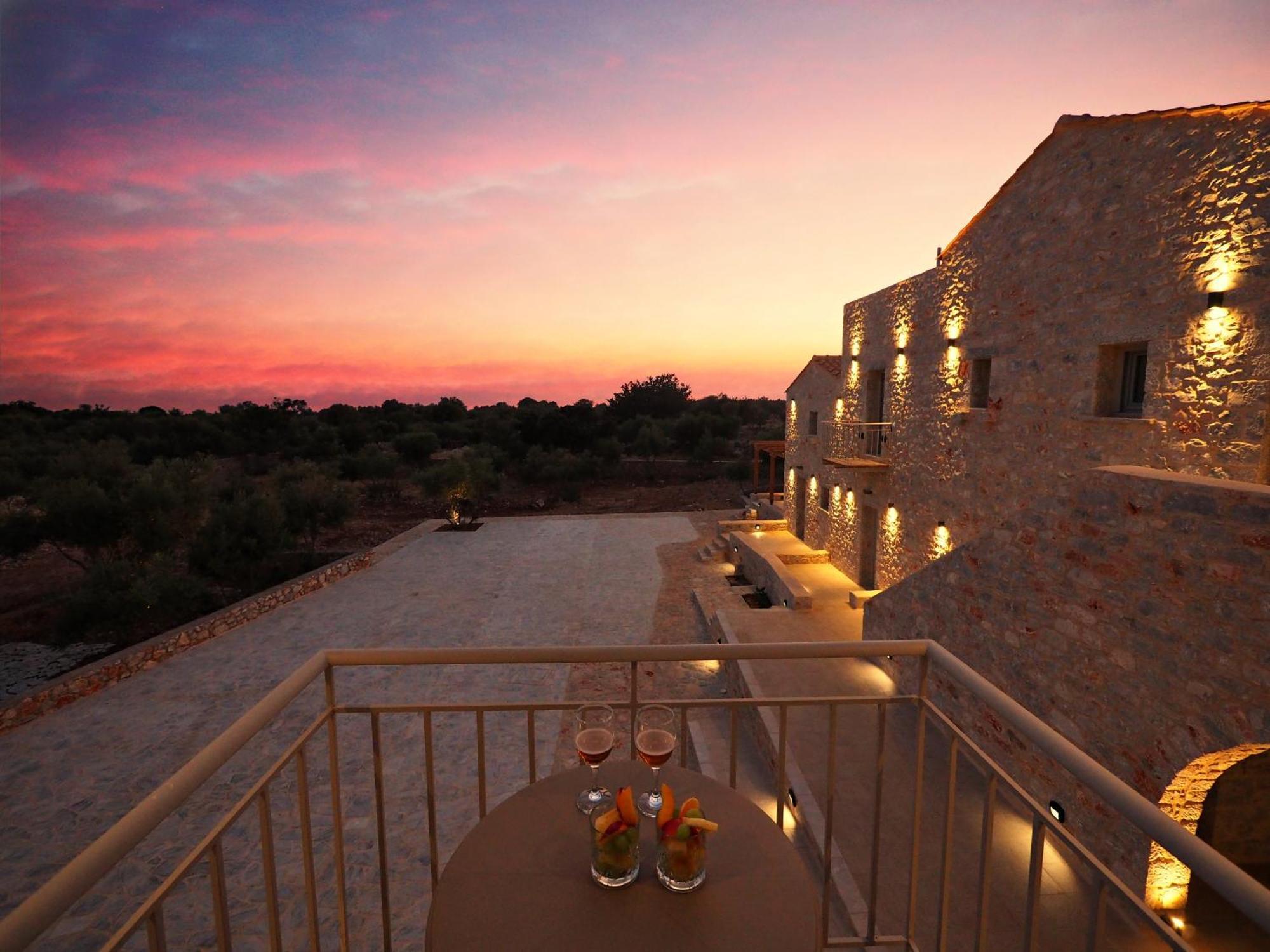 Terra Di Pietra Exclusive Suites & Apartments Areopoli Buitenkant foto