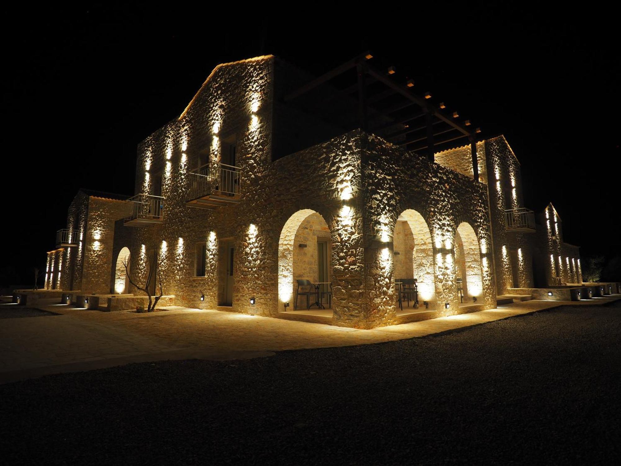 Terra Di Pietra Exclusive Suites & Apartments Areopoli Buitenkant foto