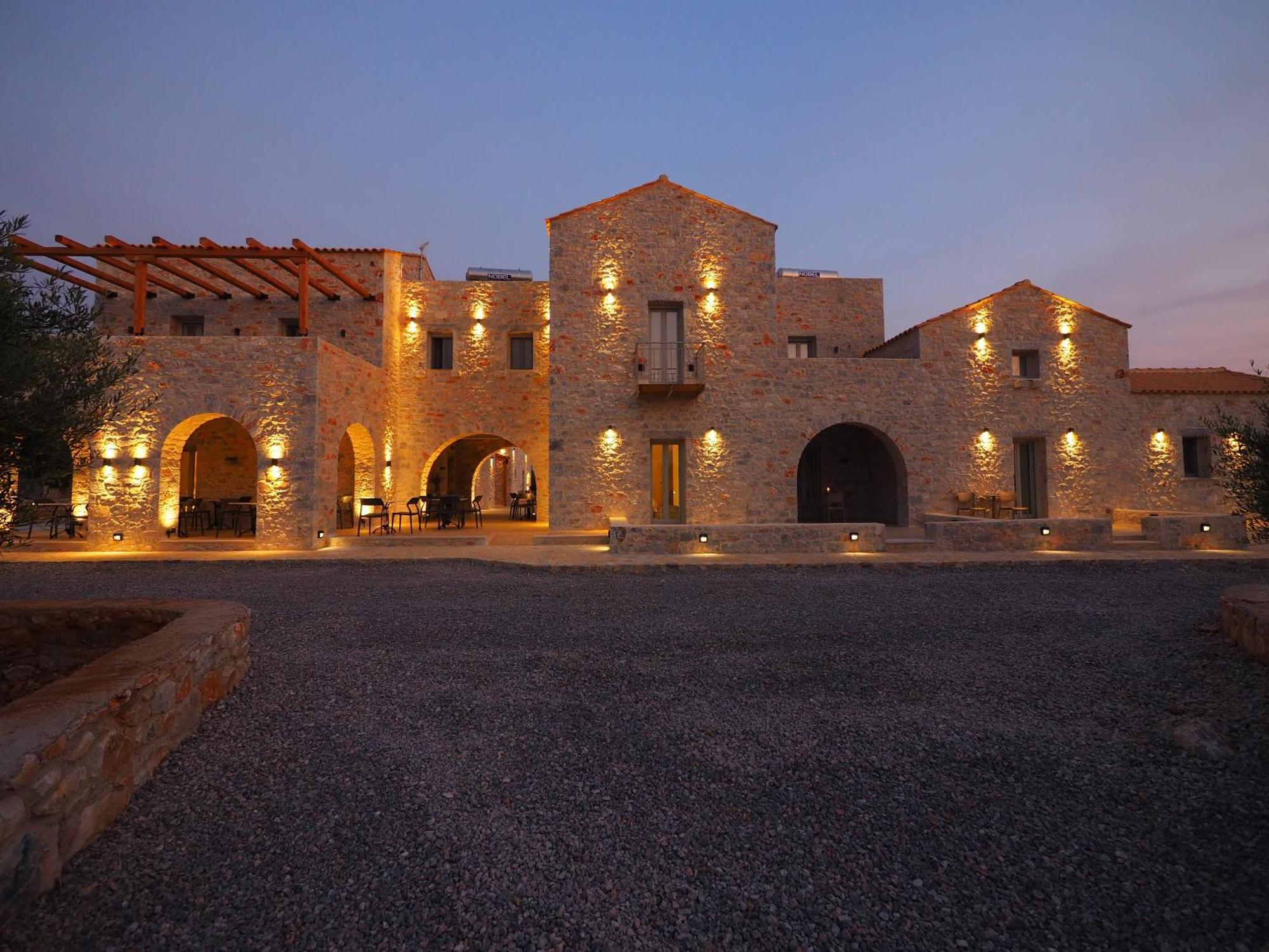 Terra Di Pietra Exclusive Suites & Apartments Areopoli Buitenkant foto