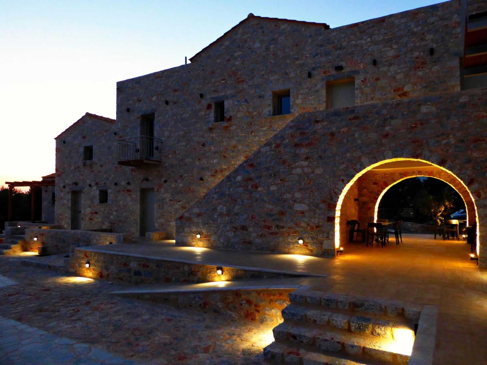 Terra Di Pietra Exclusive Suites & Apartments Areopoli Buitenkant foto