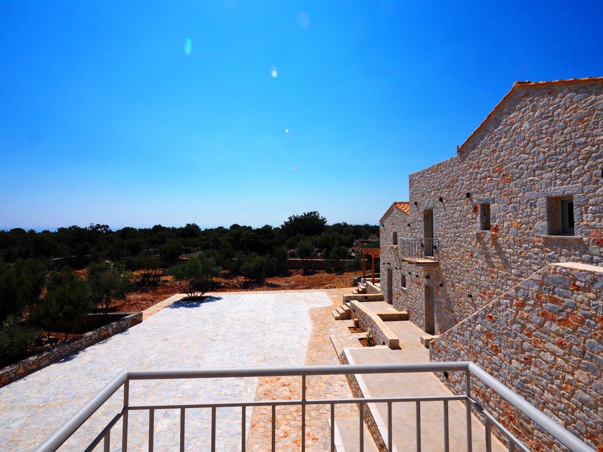 Terra Di Pietra Exclusive Suites & Apartments Areopoli Buitenkant foto