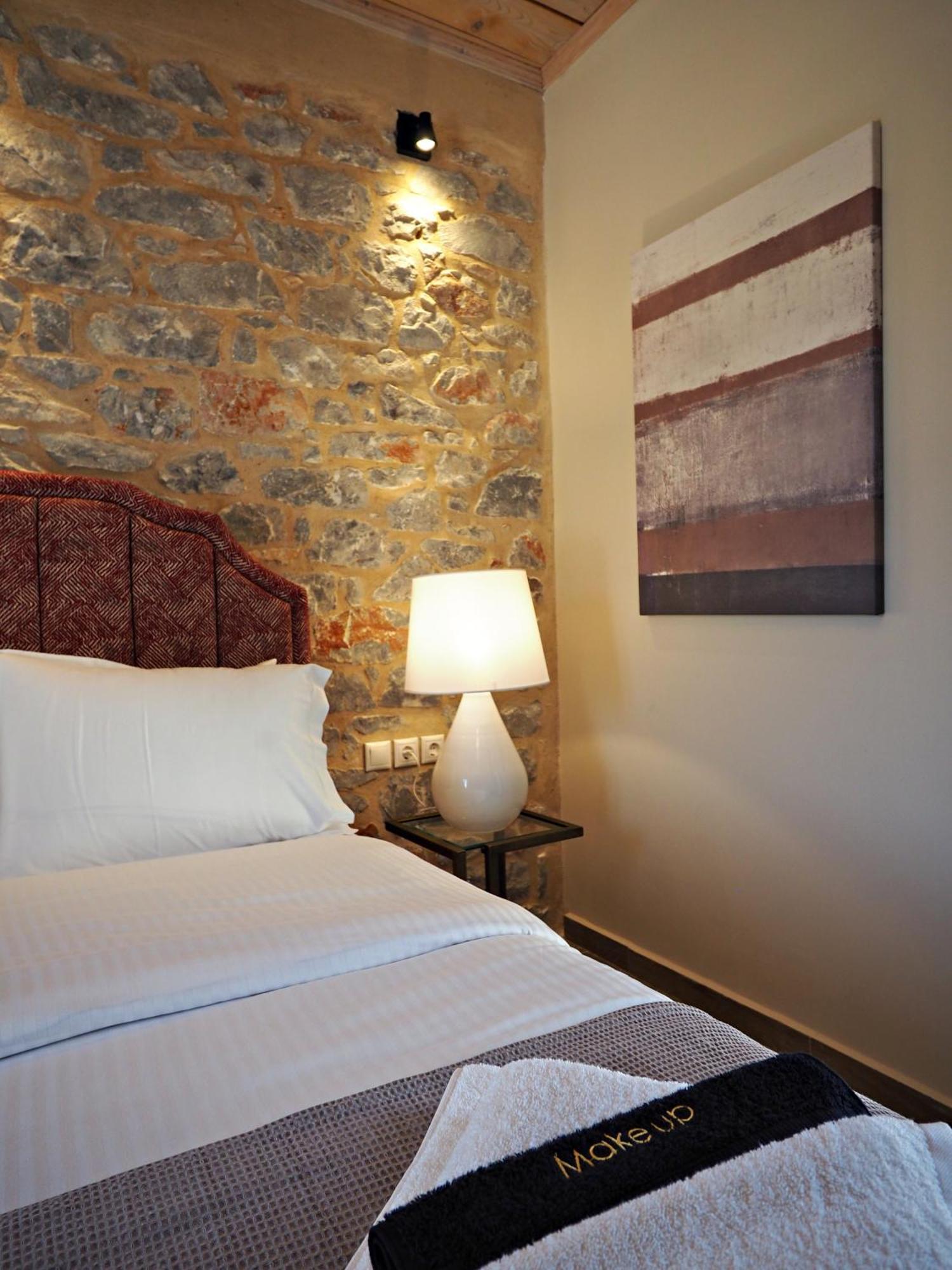 Terra Di Pietra Exclusive Suites & Apartments Areopoli Buitenkant foto