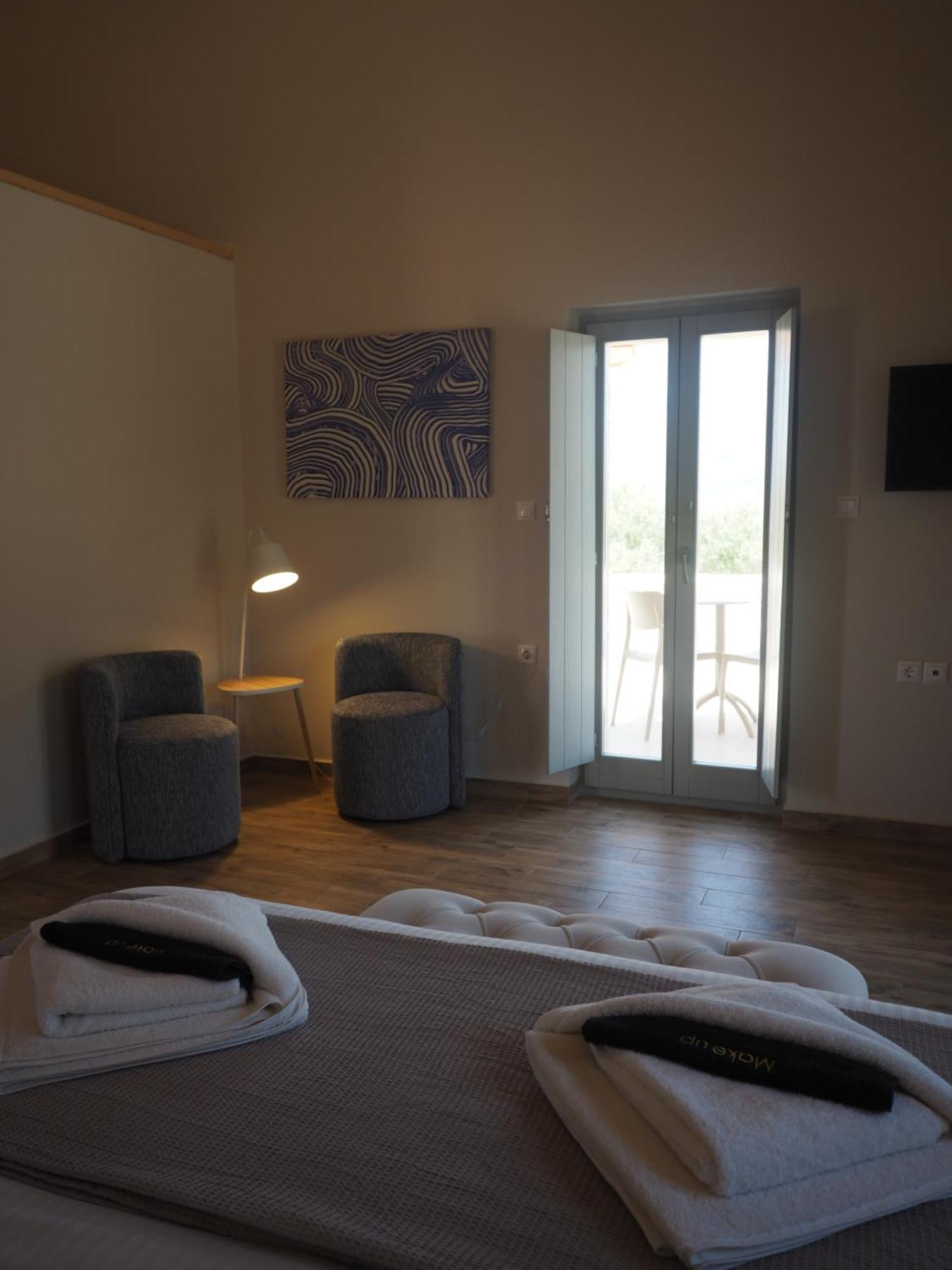 Terra Di Pietra Exclusive Suites & Apartments Areopoli Buitenkant foto
