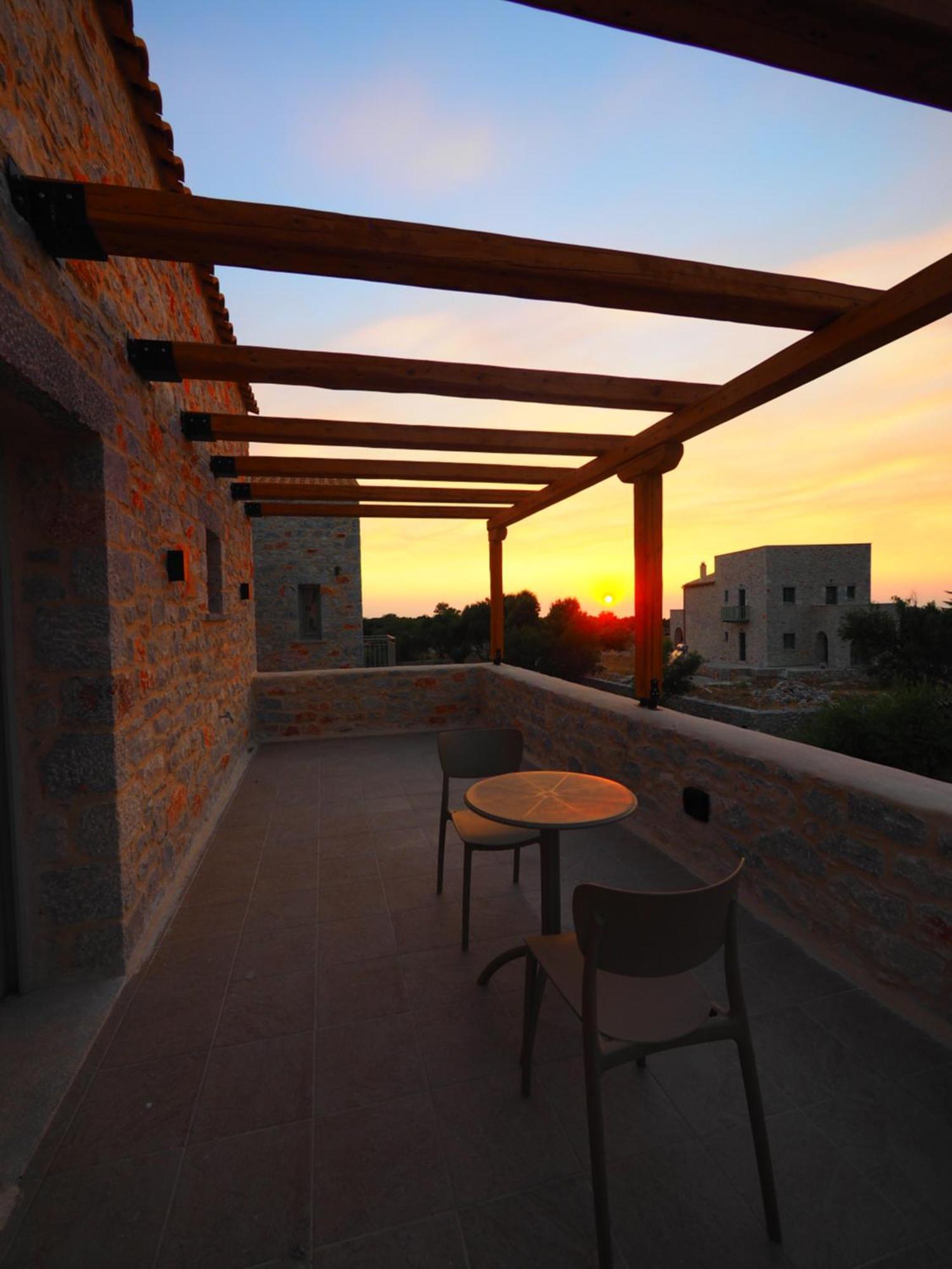 Terra Di Pietra Exclusive Suites & Apartments Areopoli Buitenkant foto