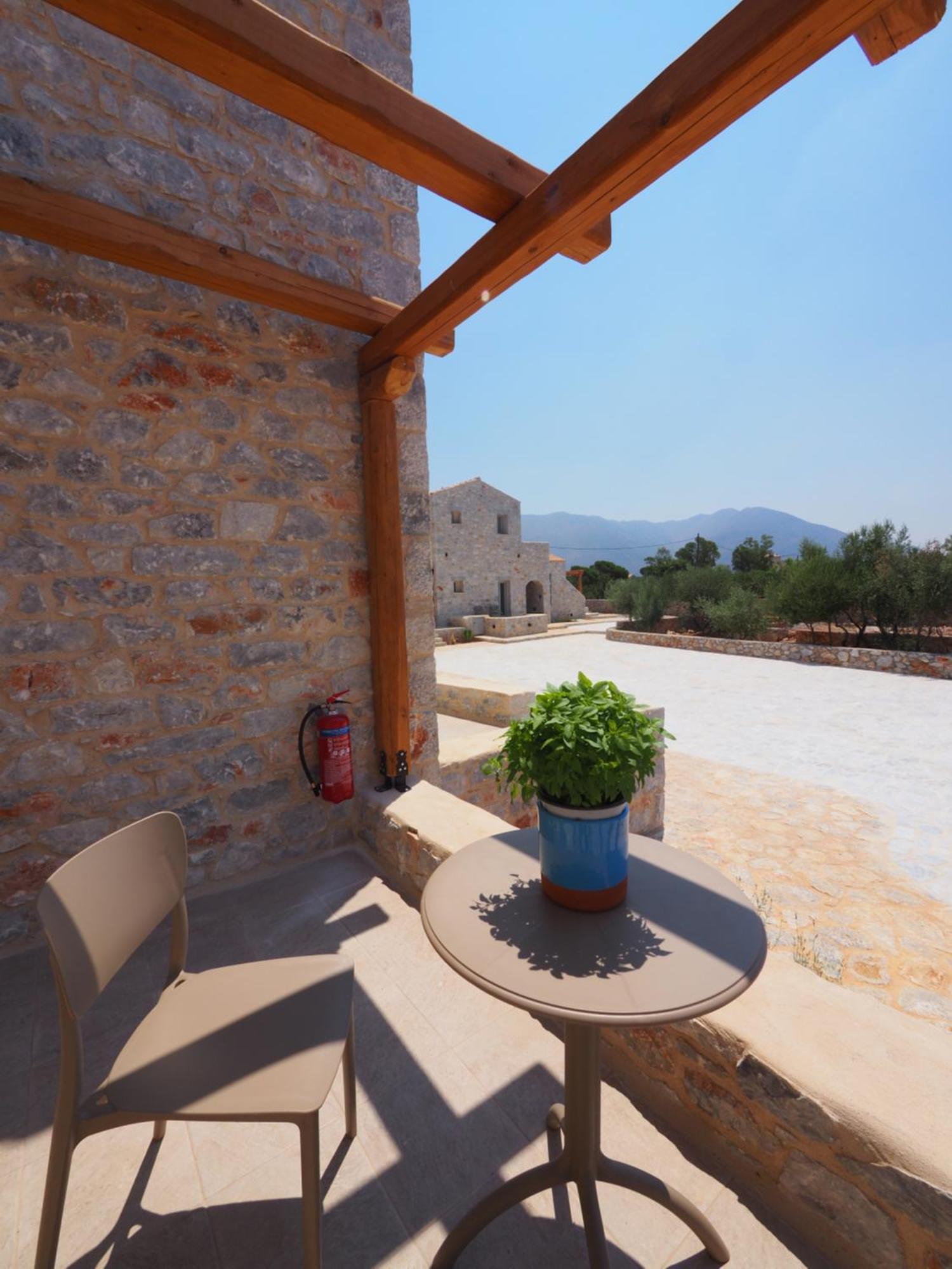 Terra Di Pietra Exclusive Suites & Apartments Areopoli Buitenkant foto