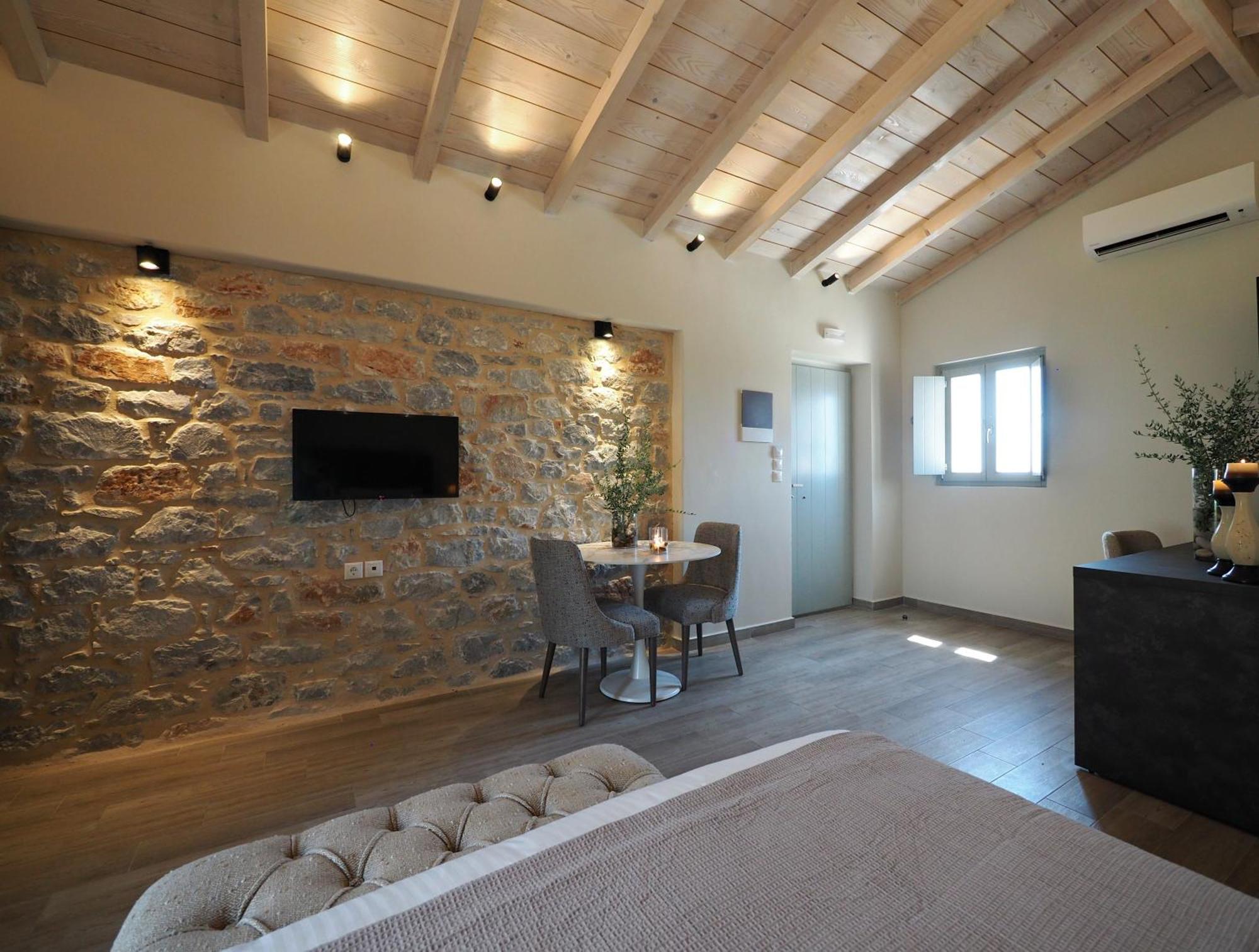Terra Di Pietra Exclusive Suites & Apartments Areopoli Buitenkant foto