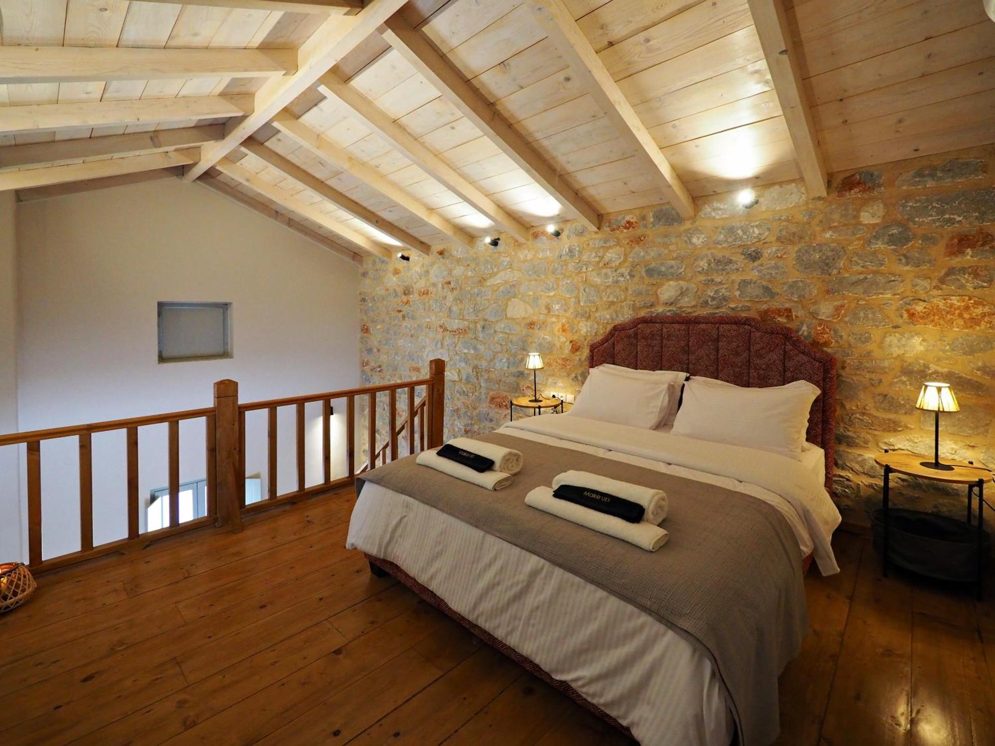 Terra Di Pietra Exclusive Suites & Apartments Areopoli Buitenkant foto